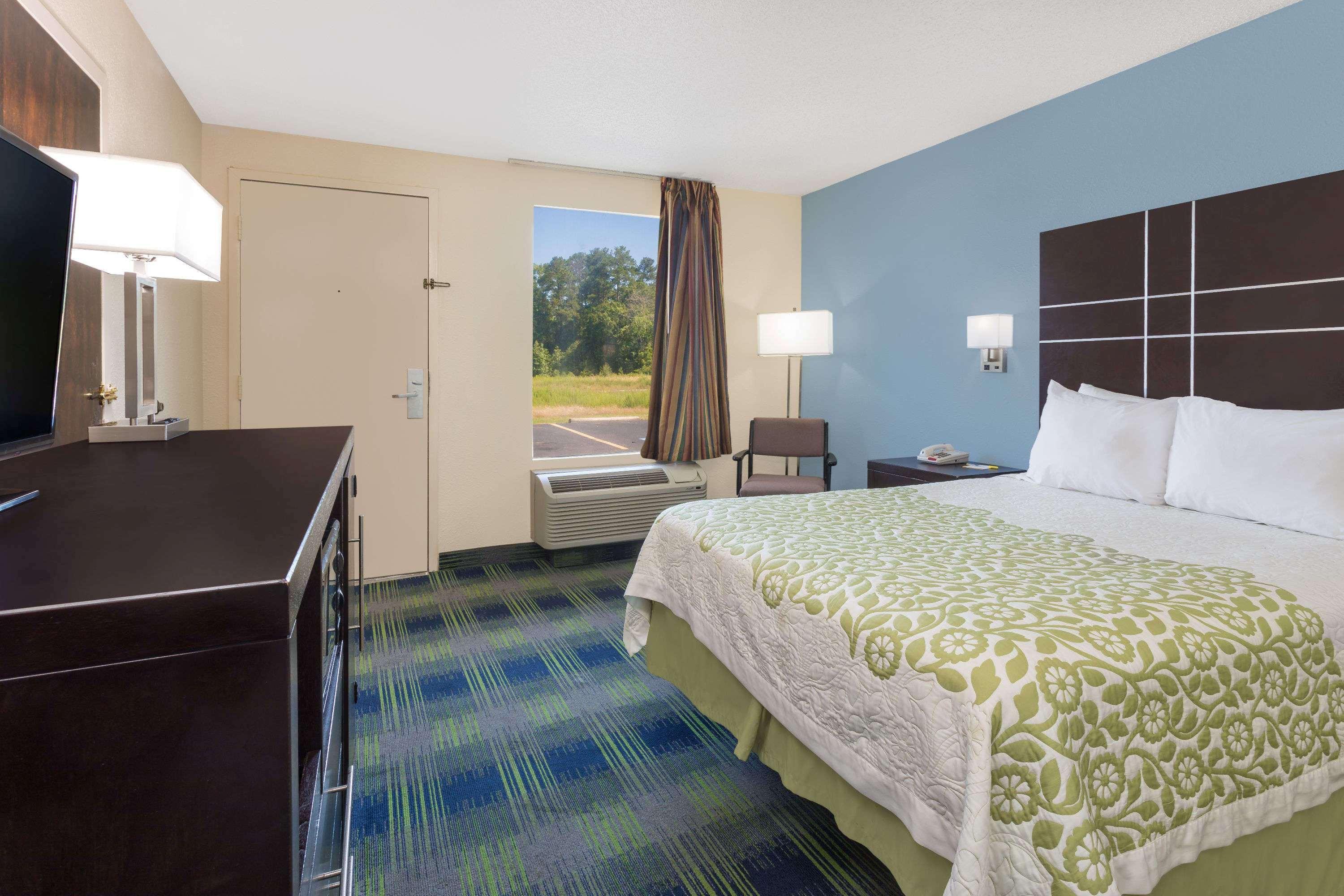 Days Inn By Wyndham Newberry South Carolina Экстерьер фото